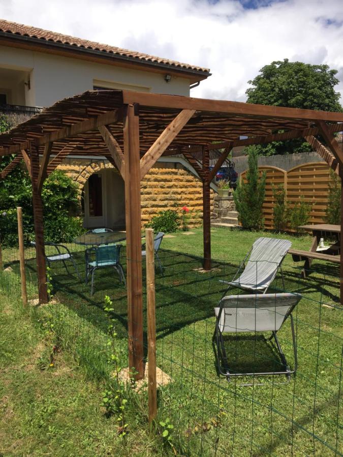Hippo-Gite Biron  Exterior photo